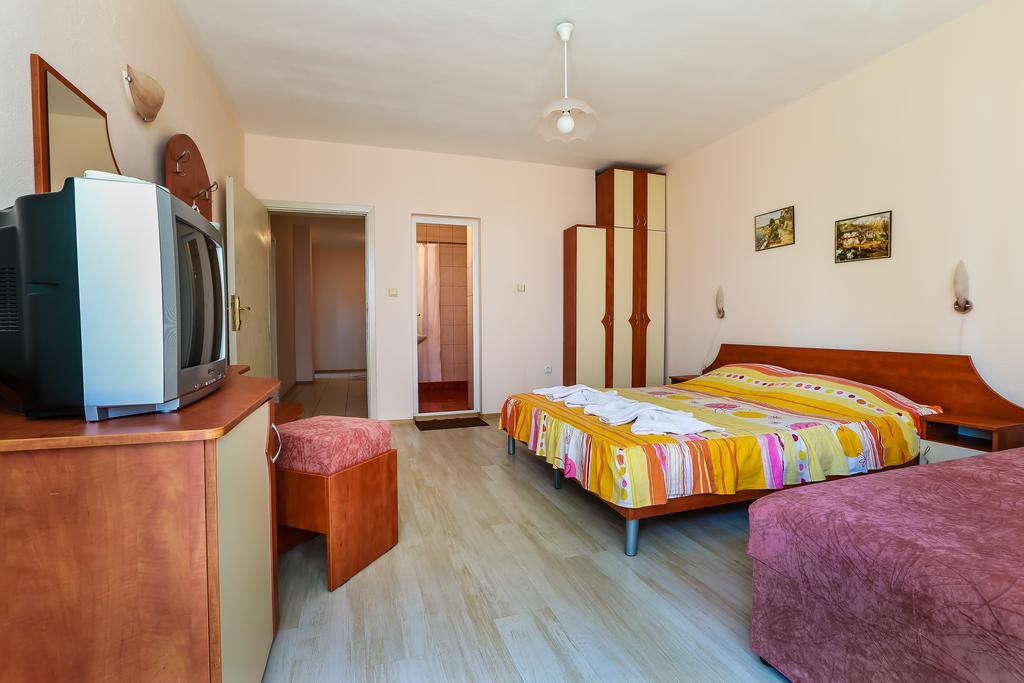 Guest House ,, Ekaterina" Nesebar Luaran gambar